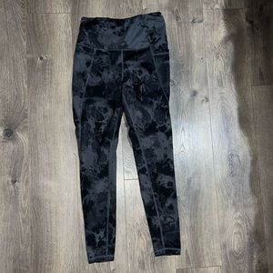 Black and gray tie-dye leggings